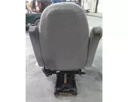 FREIGHTLINER CASCADIA 113 SEAT, FRONT