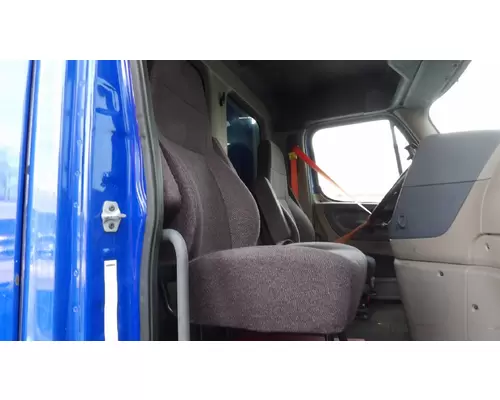 FREIGHTLINER CASCADIA 113 SEAT, FRONT