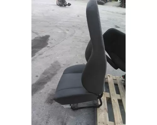 FREIGHTLINER CASCADIA 113 SEAT, FRONT