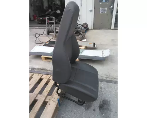 FREIGHTLINER CASCADIA 113 SEAT, FRONT