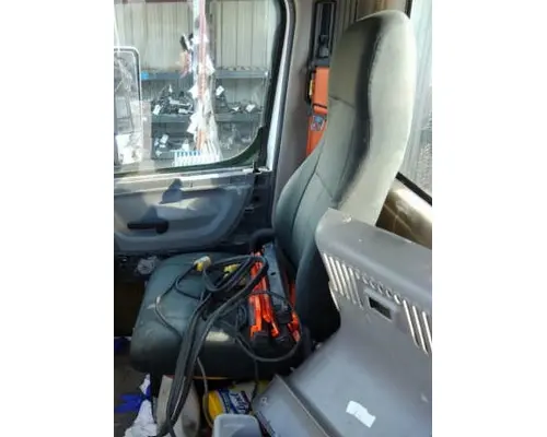 FREIGHTLINER CASCADIA 113 SEAT, FRONT