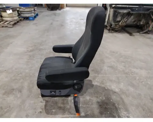 FREIGHTLINER CASCADIA 113 SEAT, FRONT