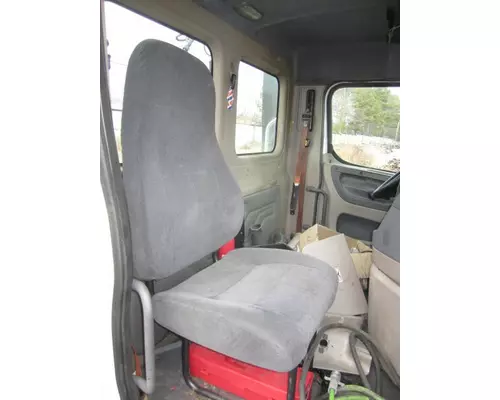 FREIGHTLINER CASCADIA 113 SEAT, FRONT