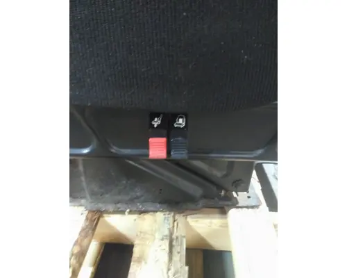 FREIGHTLINER CASCADIA 113 SEAT, FRONT