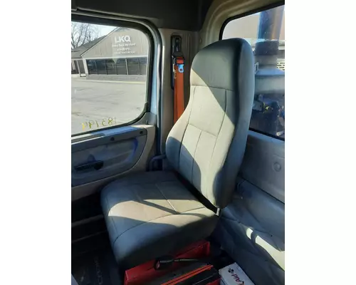 FREIGHTLINER CASCADIA 113 SEAT, FRONT