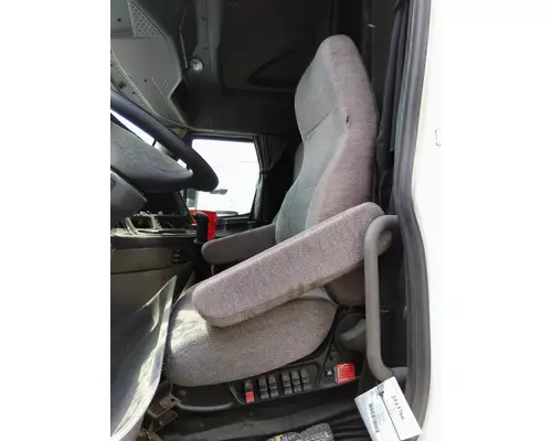 FREIGHTLINER CASCADIA 113 SEAT, FRONT