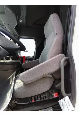 FREIGHTLINER CASCADIA 113 SEAT, FRONT