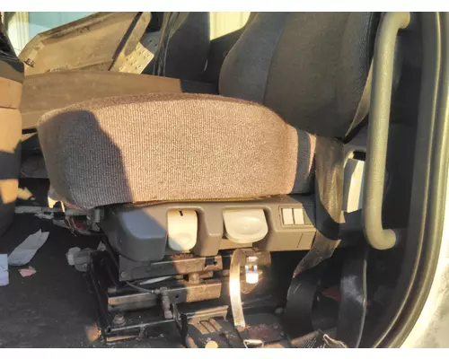 FREIGHTLINER CASCADIA 113 SEAT, FRONT