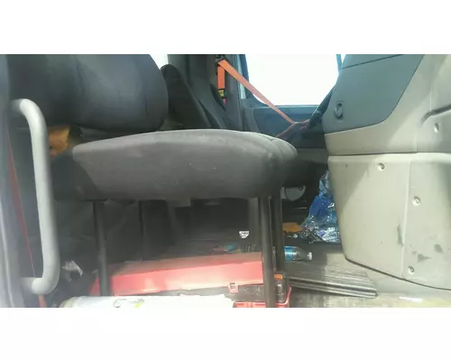 FREIGHTLINER CASCADIA 113 SEAT, FRONT