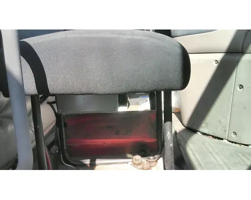 FREIGHTLINER CASCADIA 113 SEAT, FRONT
