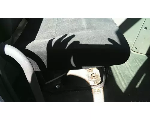 FREIGHTLINER CASCADIA 113 SEAT, FRONT