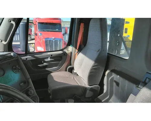 FREIGHTLINER CASCADIA 113 SEAT, FRONT