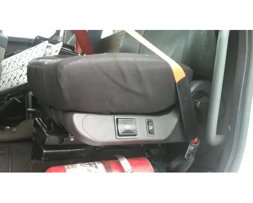 FREIGHTLINER CASCADIA 113 SEAT, FRONT