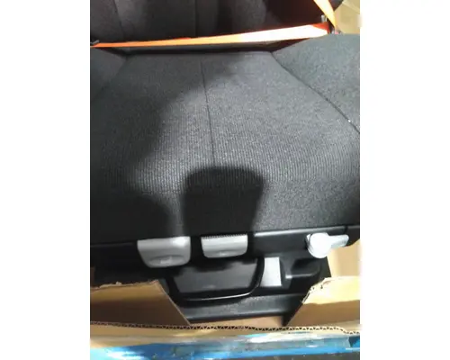 FREIGHTLINER CASCADIA 113 SEAT, FRONT