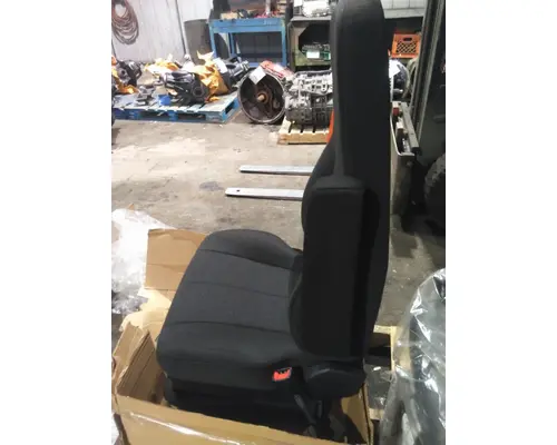 FREIGHTLINER CASCADIA 113 SEAT, FRONT