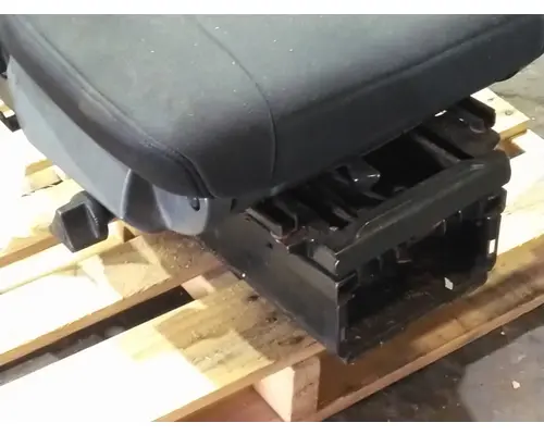 FREIGHTLINER CASCADIA 113 SEAT, FRONT