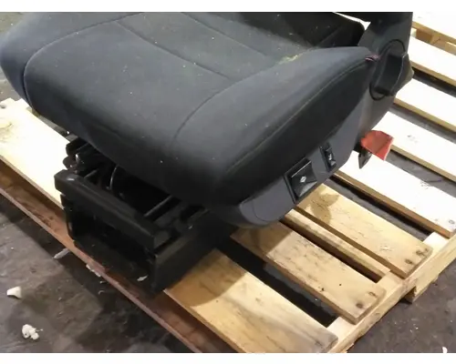 FREIGHTLINER CASCADIA 113 SEAT, FRONT