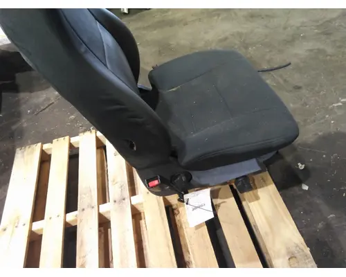 FREIGHTLINER CASCADIA 113 SEAT, FRONT