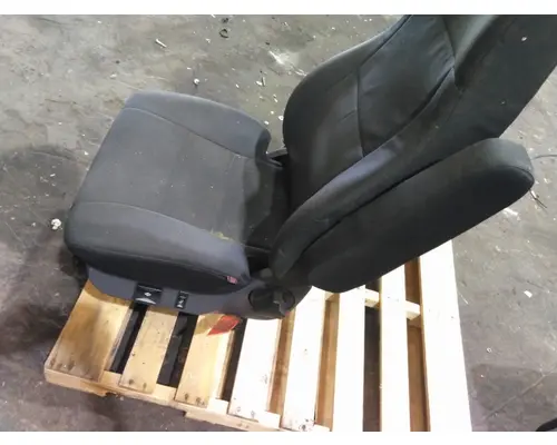 FREIGHTLINER CASCADIA 113 SEAT, FRONT