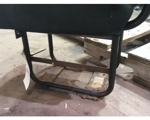 FREIGHTLINER CASCADIA 113 SEAT, FRONT