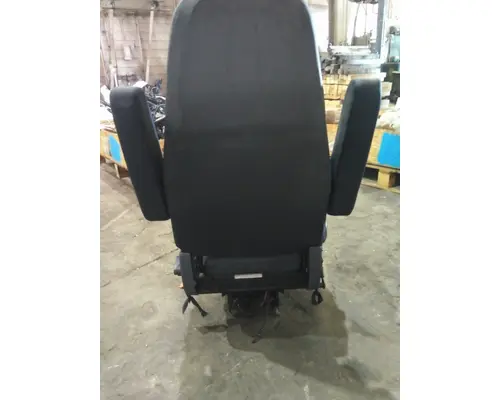 FREIGHTLINER CASCADIA 113 SEAT, FRONT
