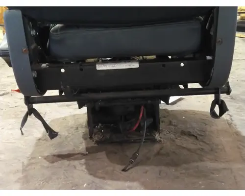 FREIGHTLINER CASCADIA 113 SEAT, FRONT