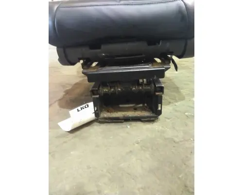 FREIGHTLINER CASCADIA 113 SEAT, FRONT