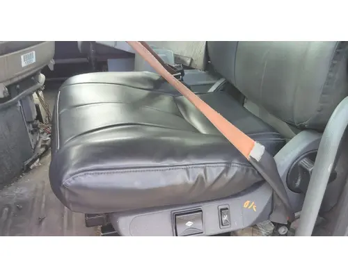 FREIGHTLINER CASCADIA 113 SEAT, FRONT
