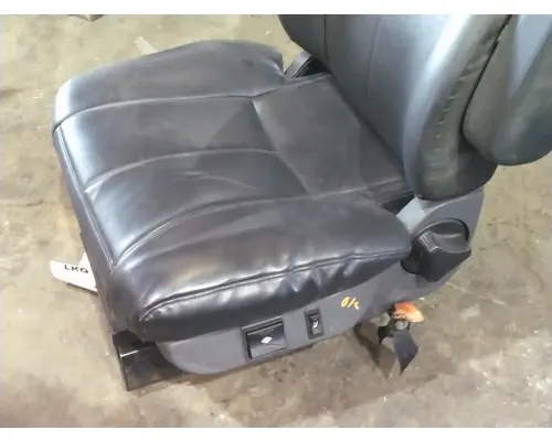 FREIGHTLINER CASCADIA 113 SEAT, FRONT