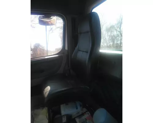 FREIGHTLINER CASCADIA 113 SEAT, FRONT