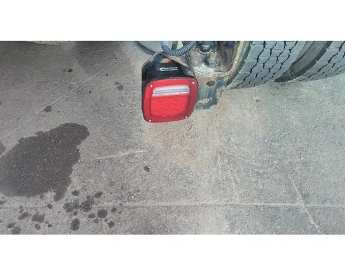 FREIGHTLINER CASCADIA 113 STOP TURN TAIL LAMP