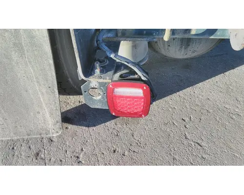 FREIGHTLINER CASCADIA 113 STOP TURN TAIL LAMP