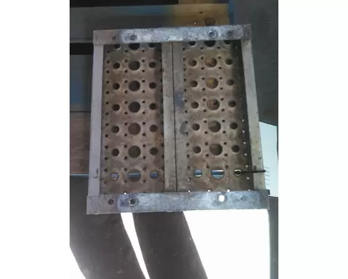 FREIGHTLINER CASCADIA 113 TANK STEP