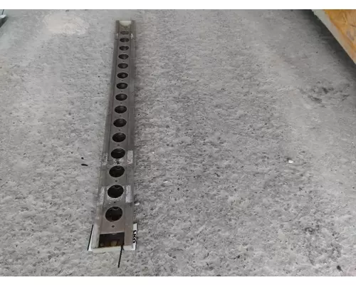 FREIGHTLINER CASCADIA 113 TANK STEP