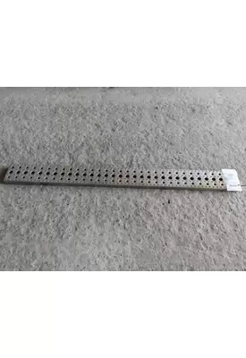 FREIGHTLINER CASCADIA 113 TANK STEP