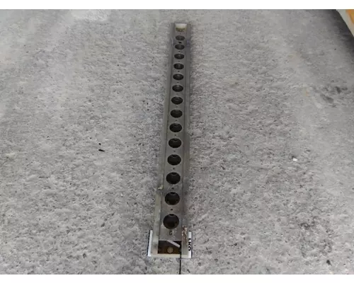 FREIGHTLINER CASCADIA 113 TANK STEP