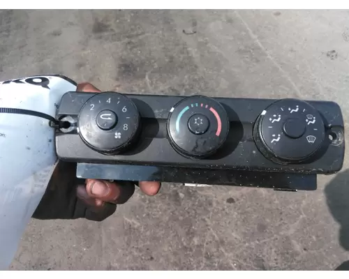 FREIGHTLINER CASCADIA 113 TEMPERATURE CONTROL