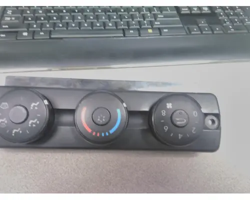 FREIGHTLINER CASCADIA 113 TEMPERATURE CONTROL