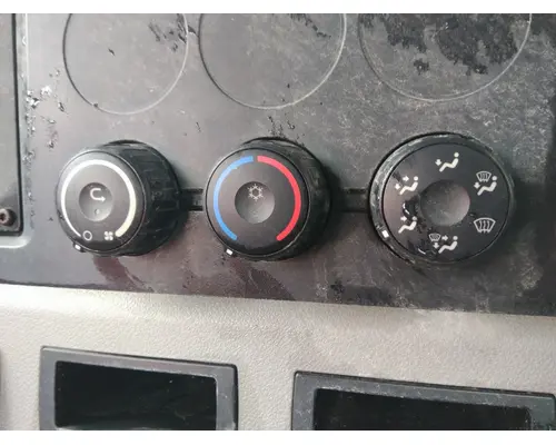 FREIGHTLINER CASCADIA 113 TEMPERATURE CONTROL