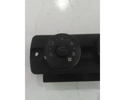 FREIGHTLINER CASCADIA 113 TEMPERATURE CONTROL