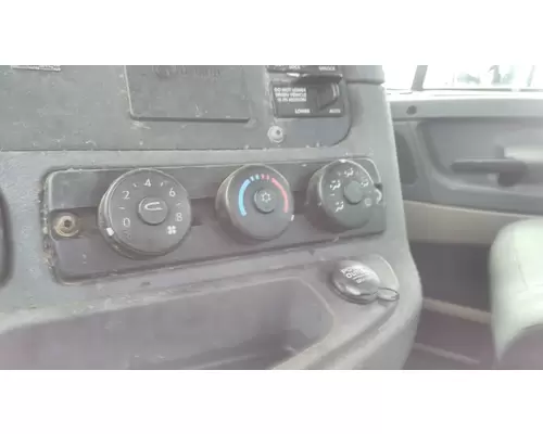 FREIGHTLINER CASCADIA 113 TEMPERATURE CONTROL