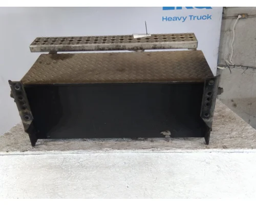 FREIGHTLINER CASCADIA 113 TOOL BOX