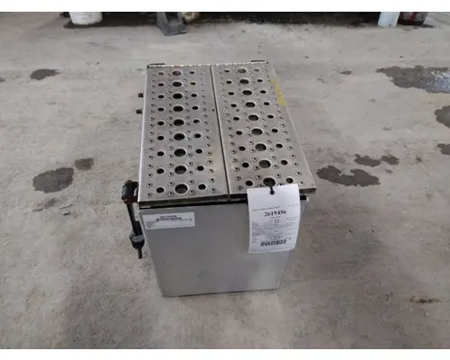 FREIGHTLINER CASCADIA 113 TOOL BOX