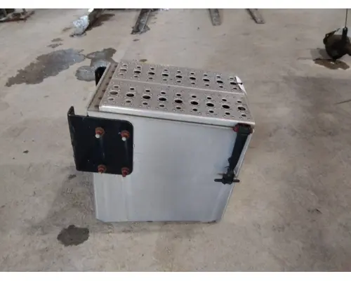 FREIGHTLINER CASCADIA 113 TOOL BOX