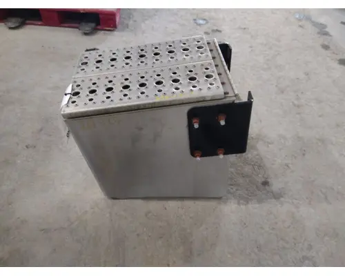 FREIGHTLINER CASCADIA 113 TOOL BOX