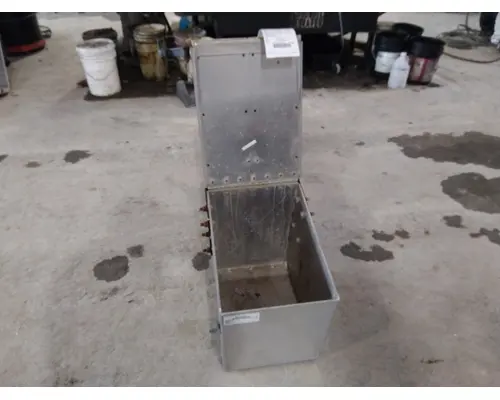 FREIGHTLINER CASCADIA 113 TOOL BOX