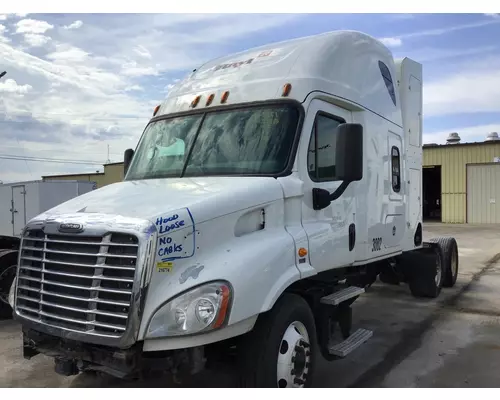 FREIGHTLINER CASCADIA 113 WHOLE TRUCK FOR PARTS