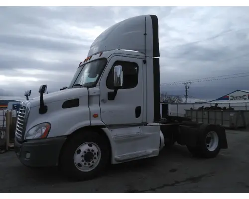 FREIGHTLINER CASCADIA 113 WHOLE TRUCK FOR RESALE
