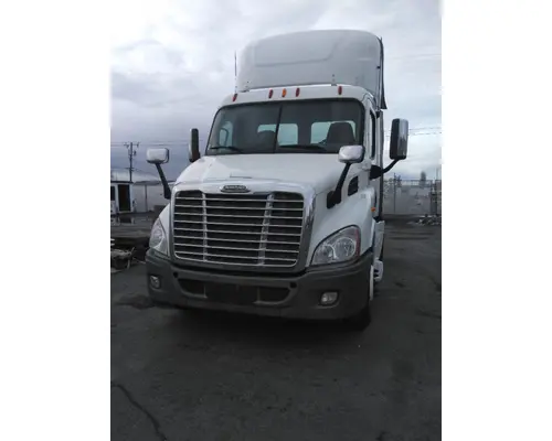 FREIGHTLINER CASCADIA 113 WHOLE TRUCK FOR RESALE