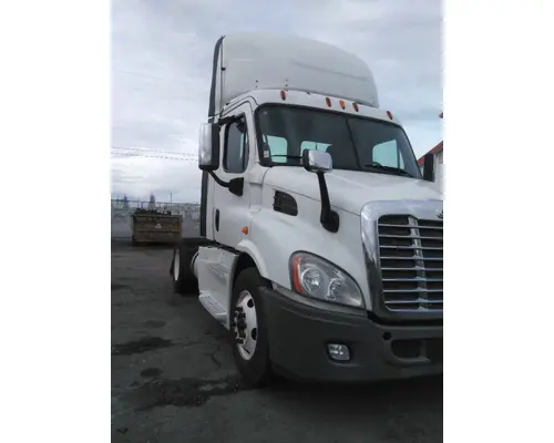 FREIGHTLINER CASCADIA 113 WHOLE TRUCK FOR RESALE